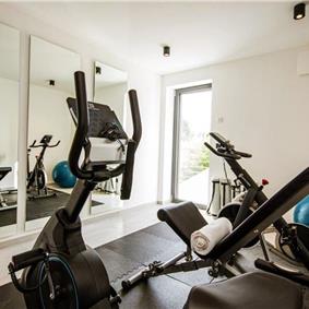 5-Bedroom Luxury Sea-View Villa with Infinity Pool near Dubrovnik – Sleeps 10